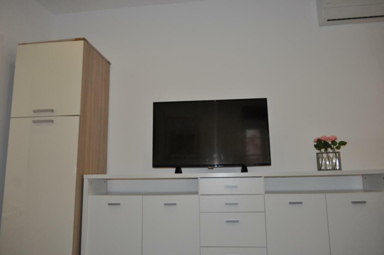 Apartment Nana Piran